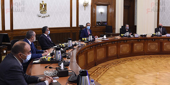 رئيس الوزراء يتابع الموقف التنفيذى لمشروعات تطوير موقع التجلى الأعظم (1)