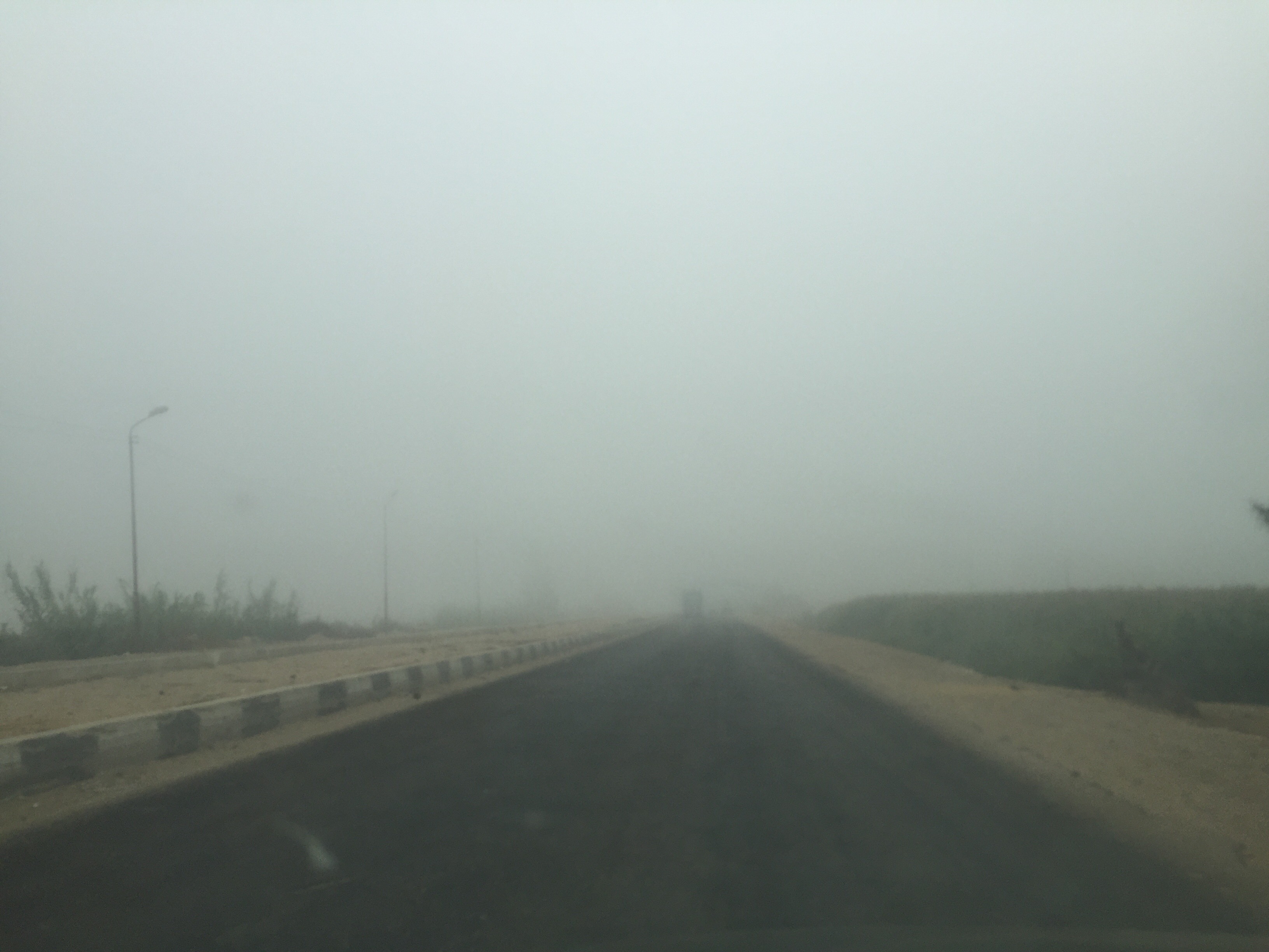 شبورة كثيفة بطريق القاهرة الاسماعيلية (2)