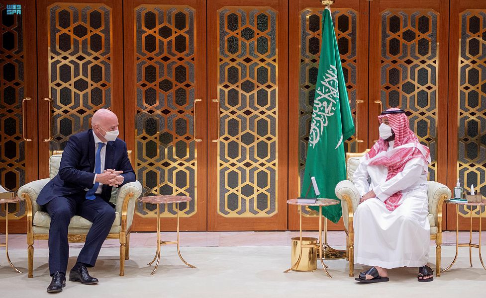 الأمير محمد بن سلمان وجيانى إنفانتينو رئيس الفيفا
