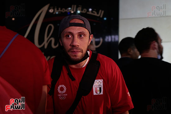 وصول بعثة منتخب كرة اليد لمطار القاهرة  (13)
