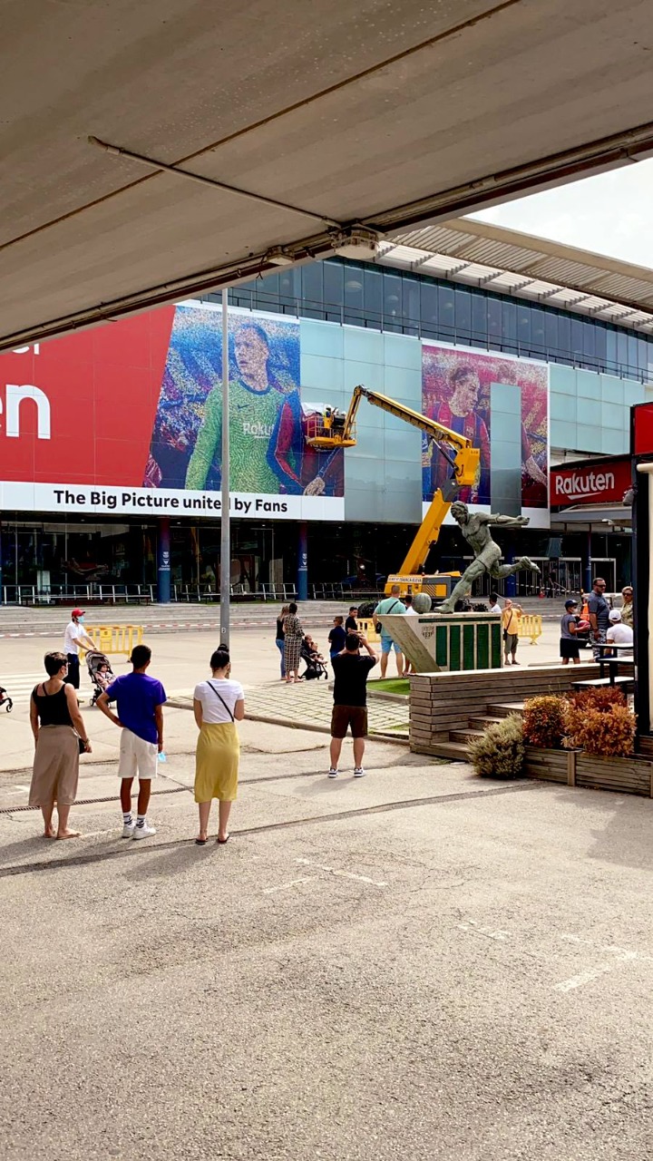 إزالة صورة ميسي من علي جدران كامب نو