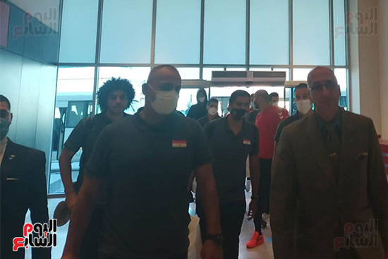 بعثة منتخب اليد تصل مطار القاهرة قادمة من طوكيو عبر مطار الدوحة (4)