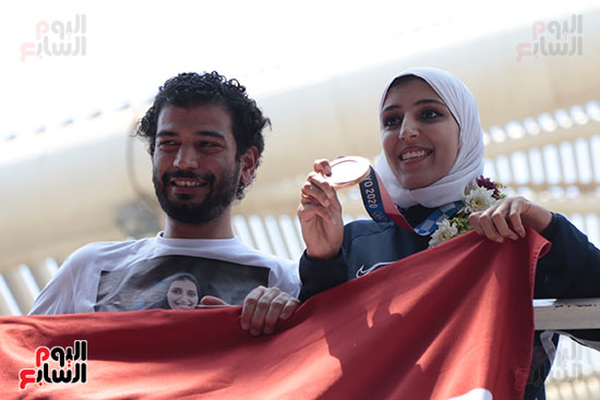 وصول البطلة جيانا فاروق إلى مطار القاهرة بعد إنجاز طوكيو (7)