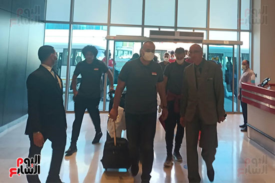 بعثة منتخب اليد تصل مطار القاهرة قادمة من طوكيو عبر مطار الدوحة (8)