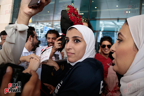 وصول البطلة جيانا فاروق إلى مطار القاهرة بعد إنجاز طوكيو (27)