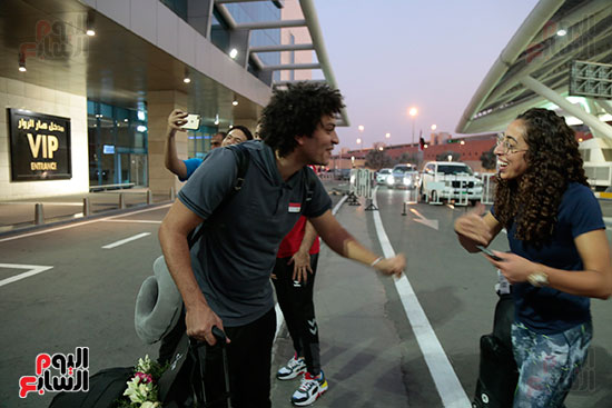 وصول بعثة منتخب كرة اليد لمطار القاهرة  (10)