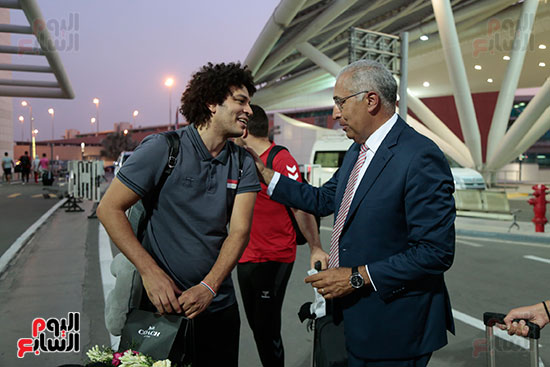 وصول بعثة منتخب كرة اليد لمطار القاهرة  (8)