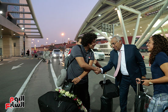 وصول بعثة منتخب كرة اليد لمطار القاهرة  (6)
