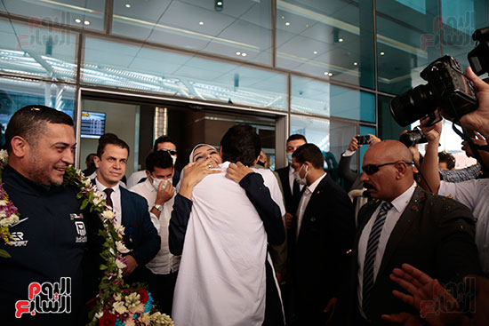 وصول البطلة جيانا فاروق إلى مطار القاهرة بعد إنجاز طوكيو (30)