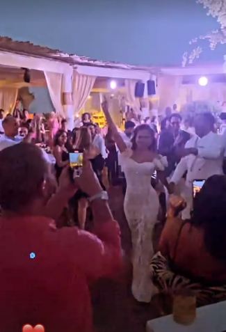 نيللى كريم ترقص في حفل زفافها