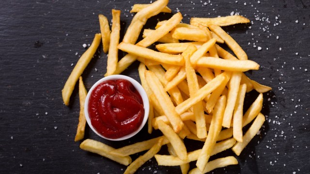 french-fries-salt-ketchup
