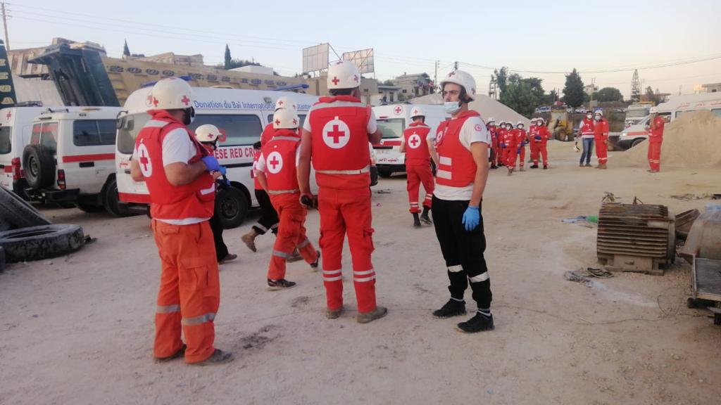 الصليب الأحمر اللبنانى بموقع الحادث
