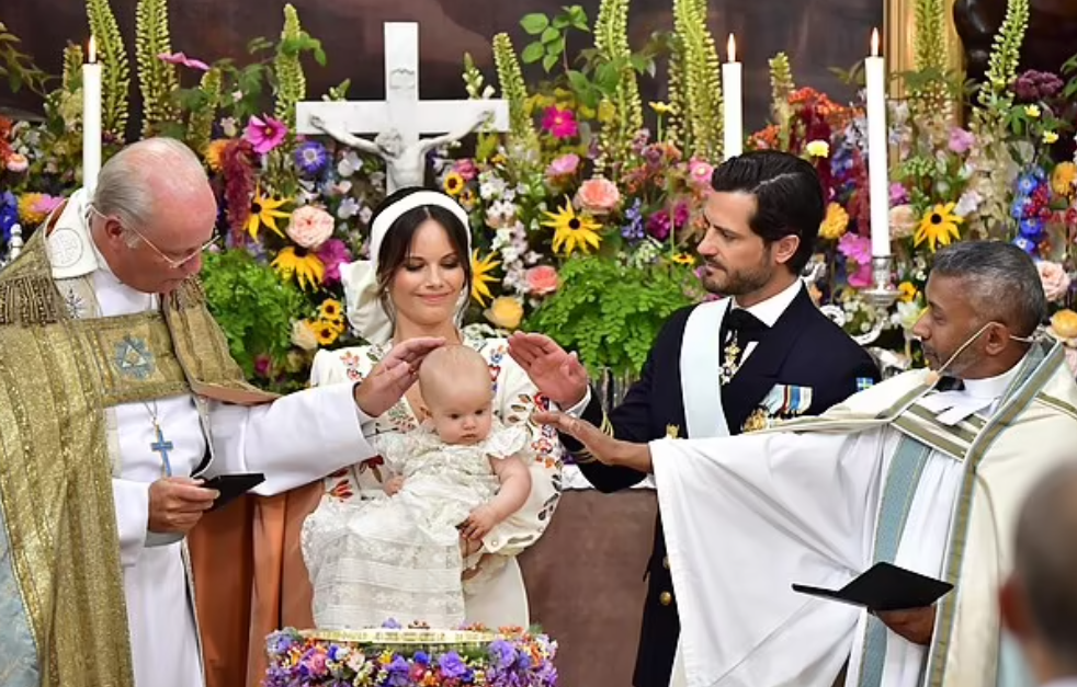 معمودية الأمير جوليان