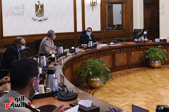 رئيس الوزراء يتابع عددا من مشروعات التطوير الجاري تنفيذها في محافظة القاهرة   (1)