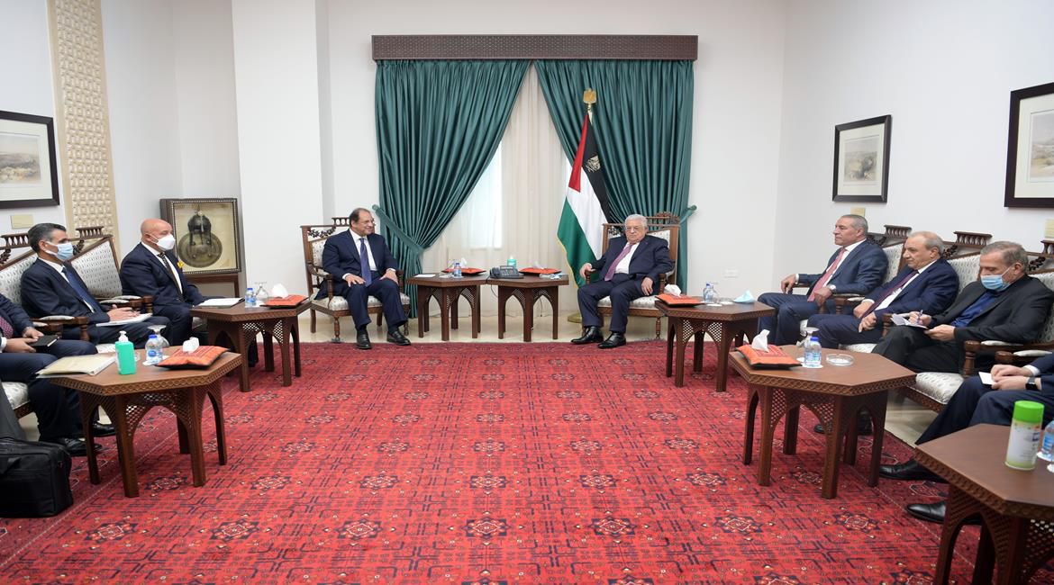 الرئيس الفلسطيني محمود عباس يستقبل الوفد المصرى برئاسة الوزير عباس كامل