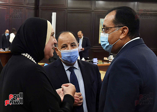 اجتماع مجلس الوزراء بمدينة العلمين   (10)
