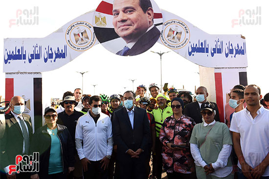 رئيس الوزراء يشهد انطلاق ماراثون للدراجات للشباب بالعلمين الجديدة (2)