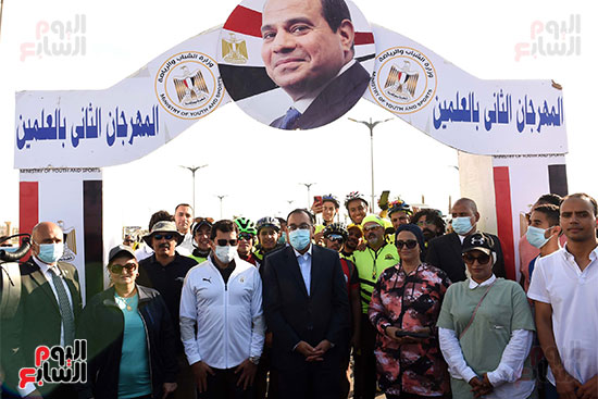 رئيس الوزراء يشهد انطلاق ماراثون للدراجات للشباب بالعلمين الجديدة (1)