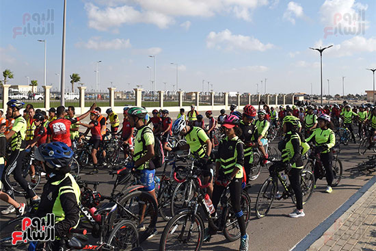 رئيس الوزراء يشهد انطلاق ماراثون للدراجات للشباب بالعلمين الجديدة (4)