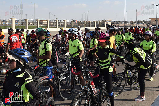 رئيس الوزراء يشهد انطلاق ماراثون للدراجات للشباب بالعلمين الجديدة (5)
