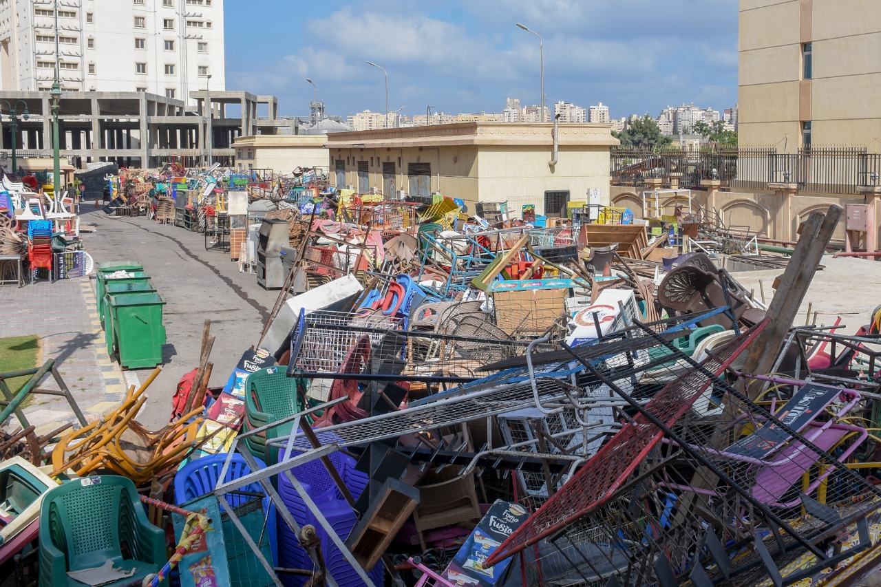 حملات مكبرة بأحياة الأسكندرية تضبط كميات كبيرة من المخالفات  (3)