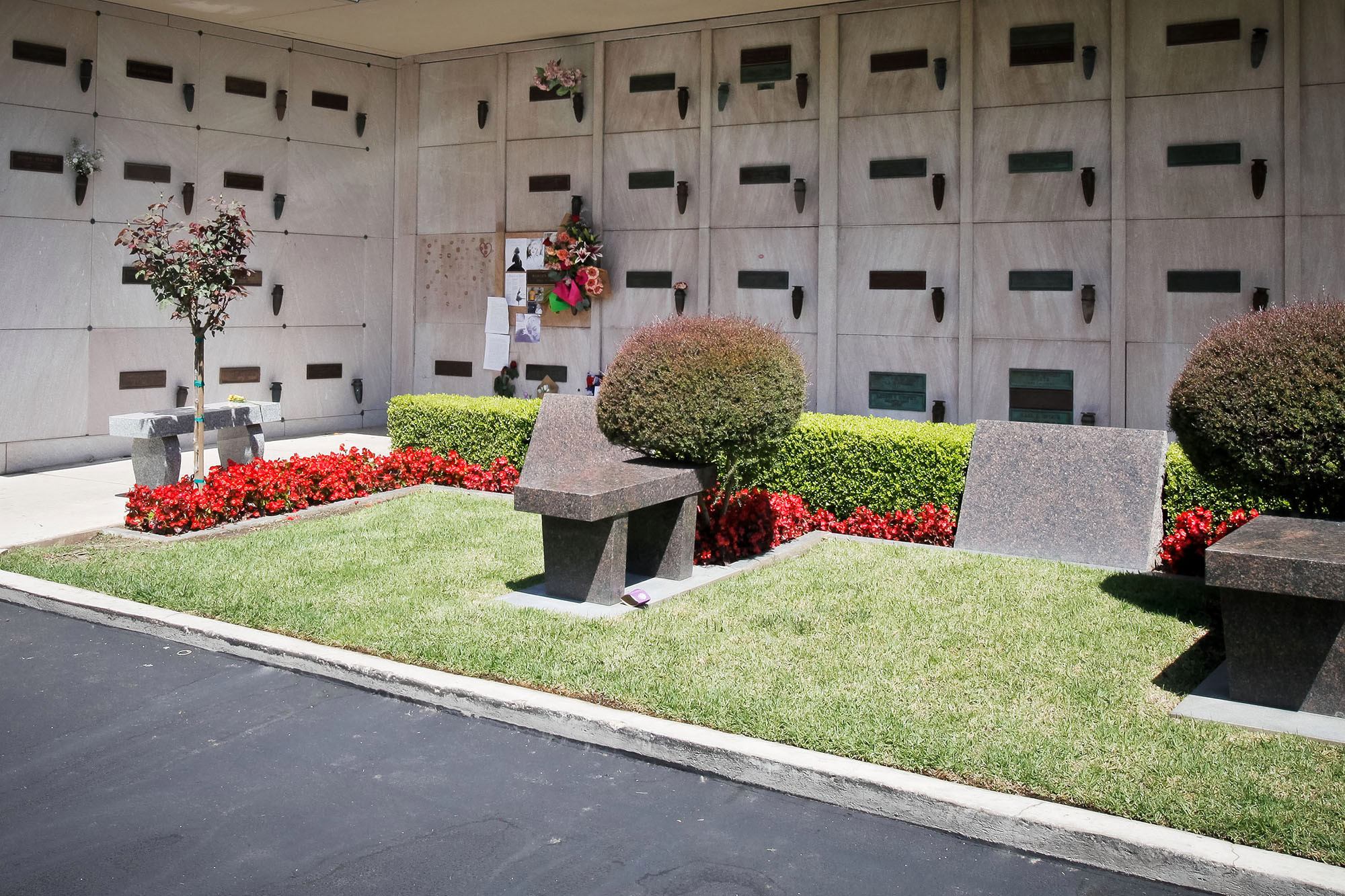 قبر مجاور لمارلين مونرو (1)