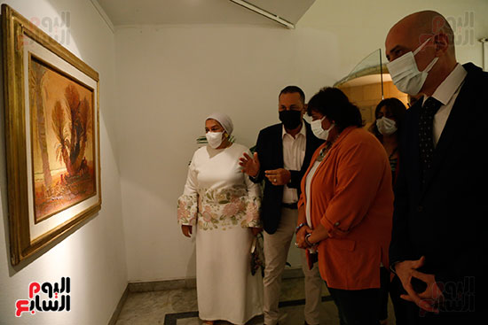 وزيرة الثقافة تفتتح الدورة الـ42 من المعرض بقصر الفنون (37)