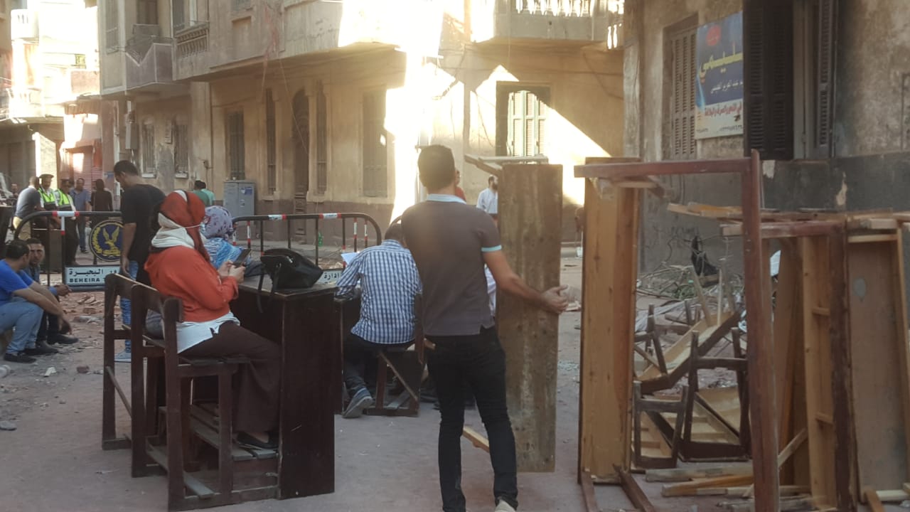 المتضررين من انهيار عقادر دمنهور  (1)