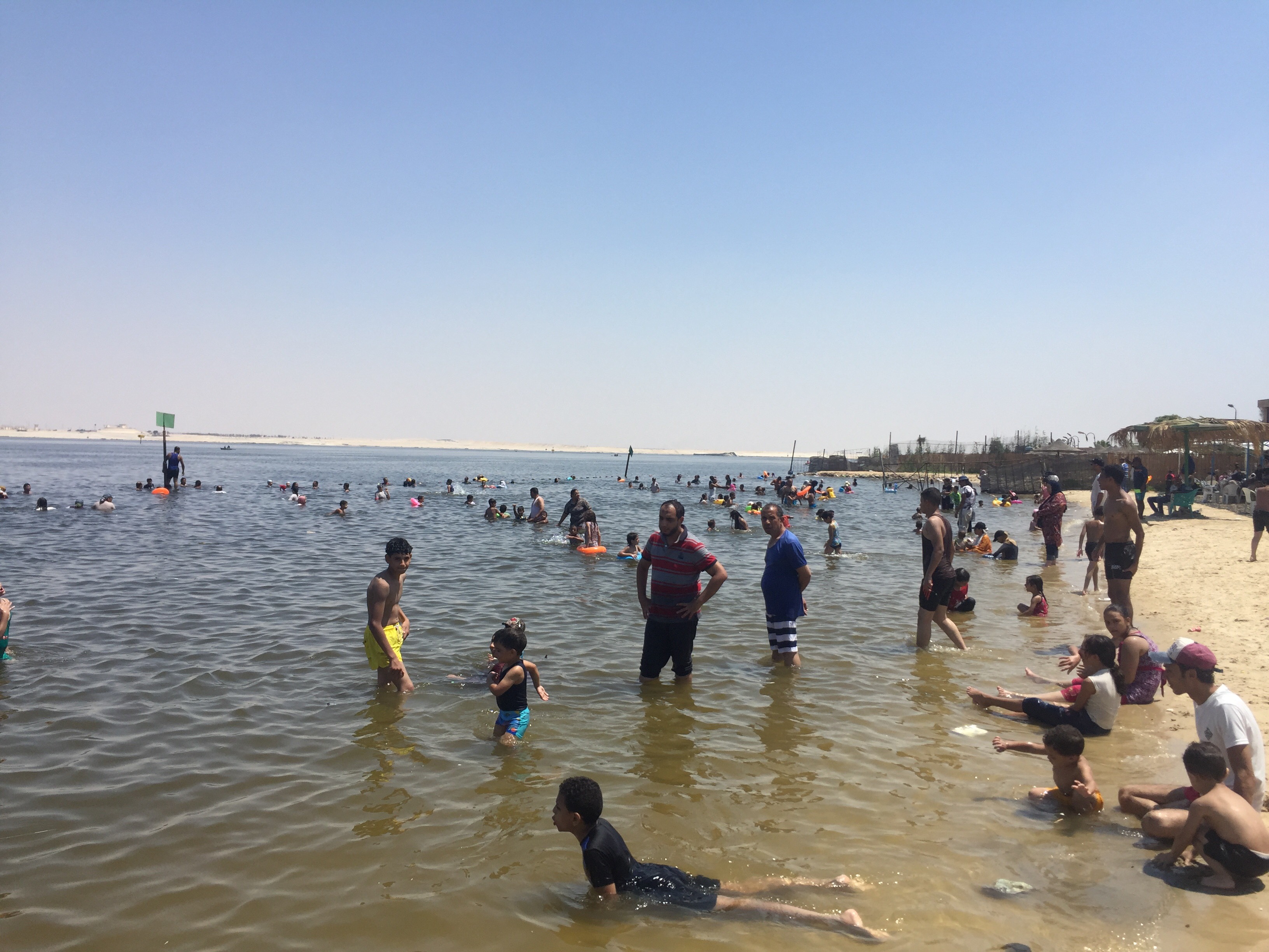 اقبال المصاطفين على شواطئ الاسماعيلية  (2)