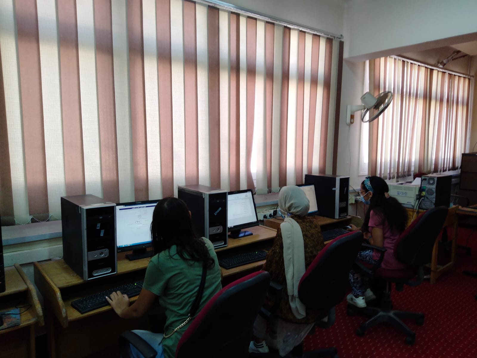 فعاليات التنسيق الالكتروني بمعامل الجامعة