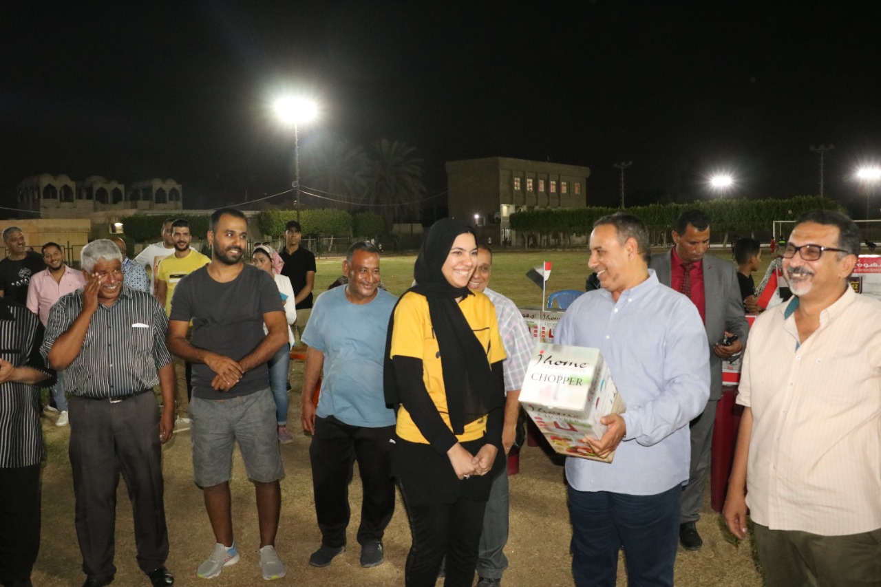 النائب تيسير مطر يقيم مسابقة للسيدات بالنادي المصرى القاهري  (16)