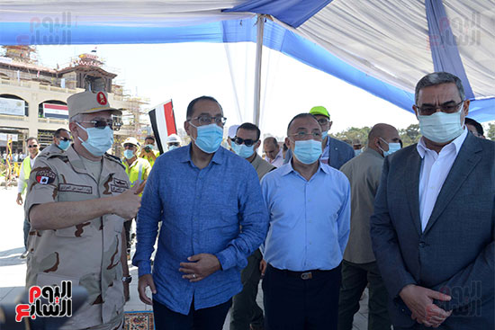 مصطفى مدبولي رئيس مجلس الوزراء خلال زيارته اليوم لمحافظة الإسكندرية (2)