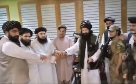 شقيق الرئيس الأفغاني يبايع طالبان