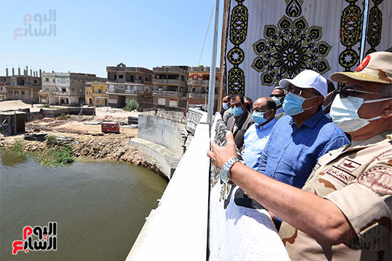 مصطفى مدبولى رئيس الوزراء يتفقد عددا من المشروعات بالإسكندرية (19)