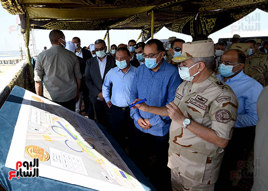 رئيس الوزراء يتفقد عددا من المشروعات بمحافظة الإسكندرية   (10)