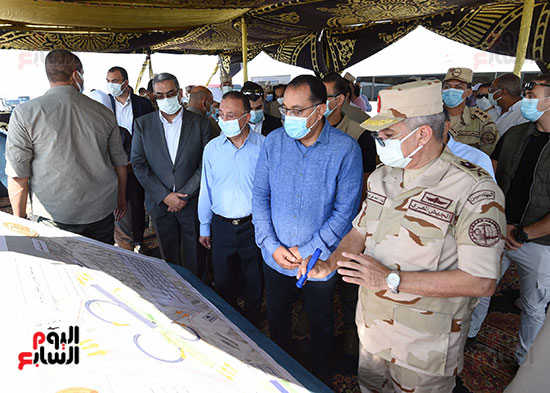رئيس الوزراء يتفقد عددا من المشروعات بمحافظة الإسكندرية   (9)