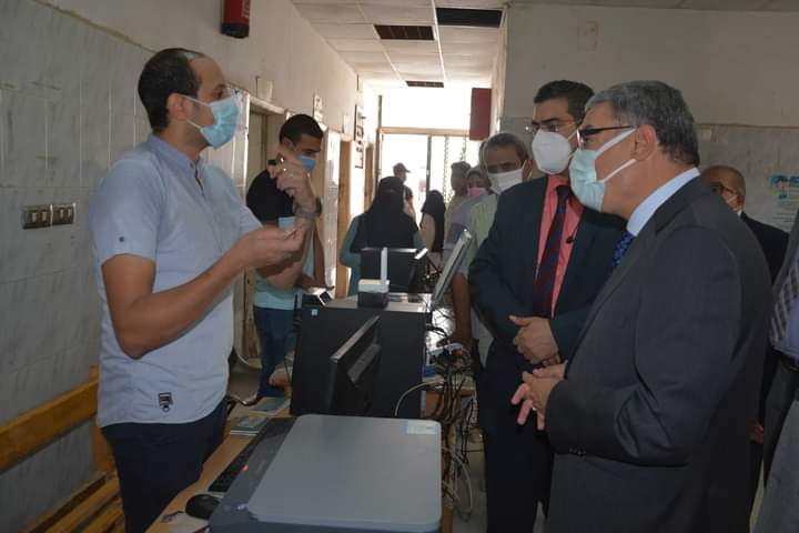 محافظ المنيا يتفقد مستشفى حميات الصدر (3)