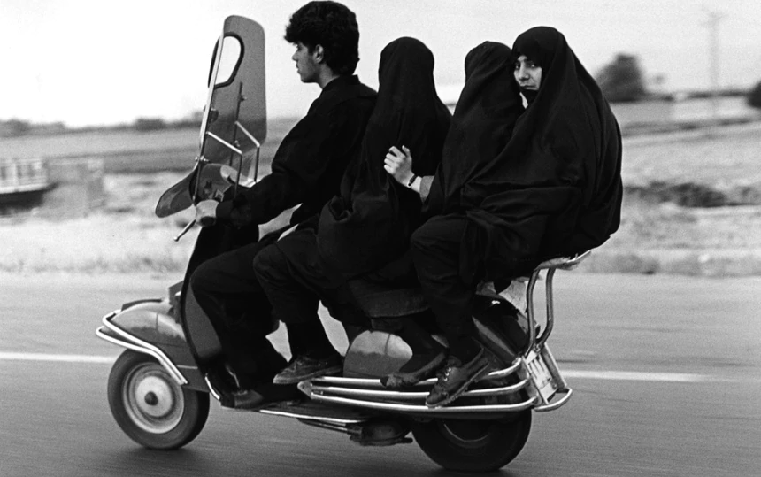 في ضواحي العاصمة الإيرانية طهران في عام 1997