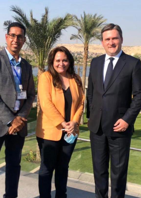 الوزير ومسئولي المتحف