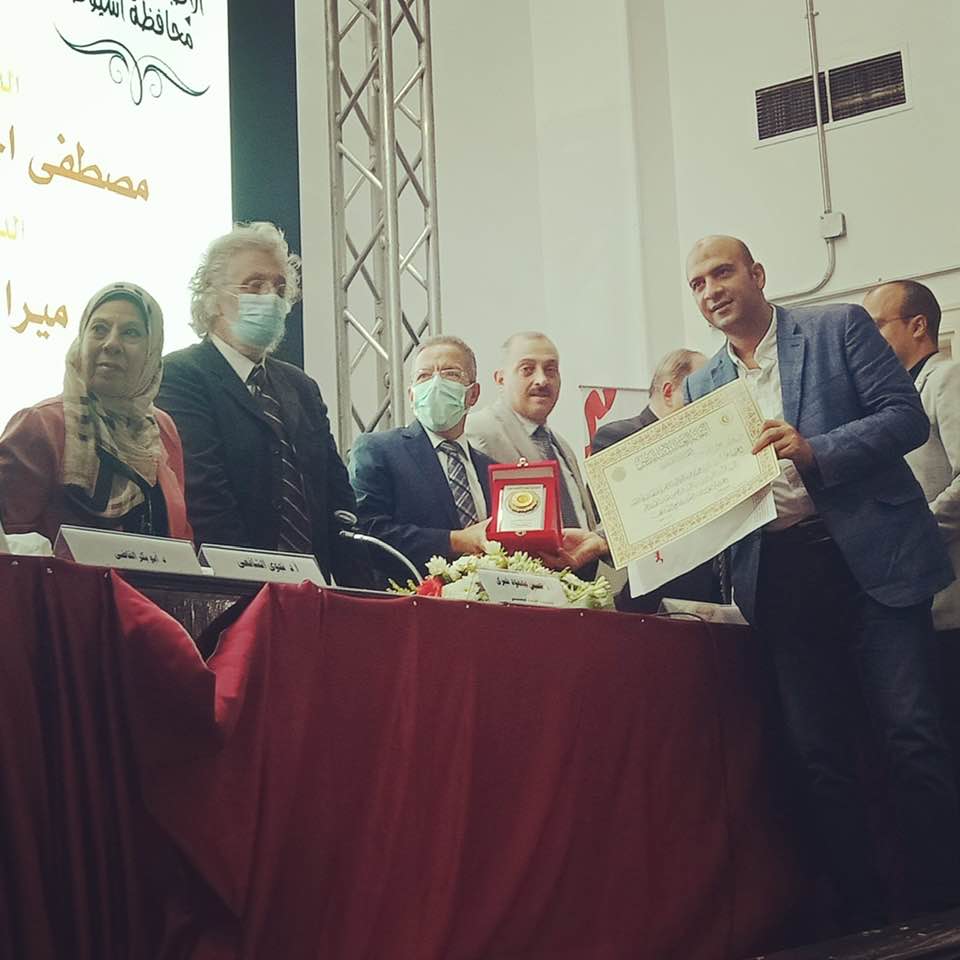 النقابة العامة لأطباء مصر تكرّم ثلاثة من أساتذة جامعة أسيوط