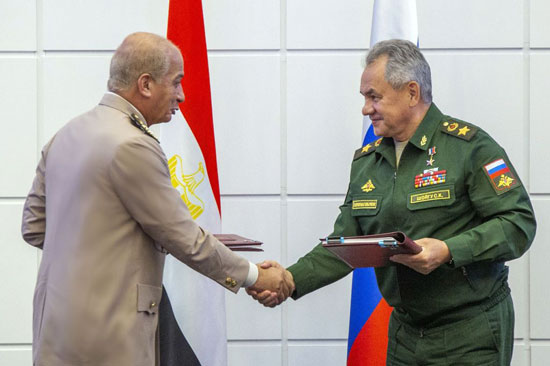 وزير الدفاع يعود إلى أرض الوطن بعد زيارة رسمية لجمهورية روسيا الاتحادية (10)