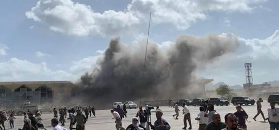 لحظة انفجار بمحيط مطار كابول