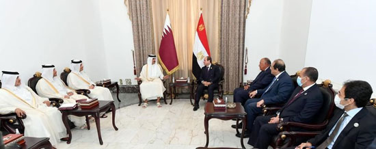 الرئيس عبد الفتاح السيسي مع الأمير تميم بن حمد آل ثاني (2)
