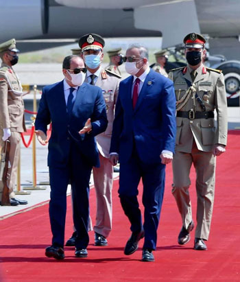 الرئيس-السيسى-يصل-الى-العراق-(2)