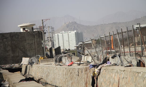 موقع التفجير فى مطار كابول