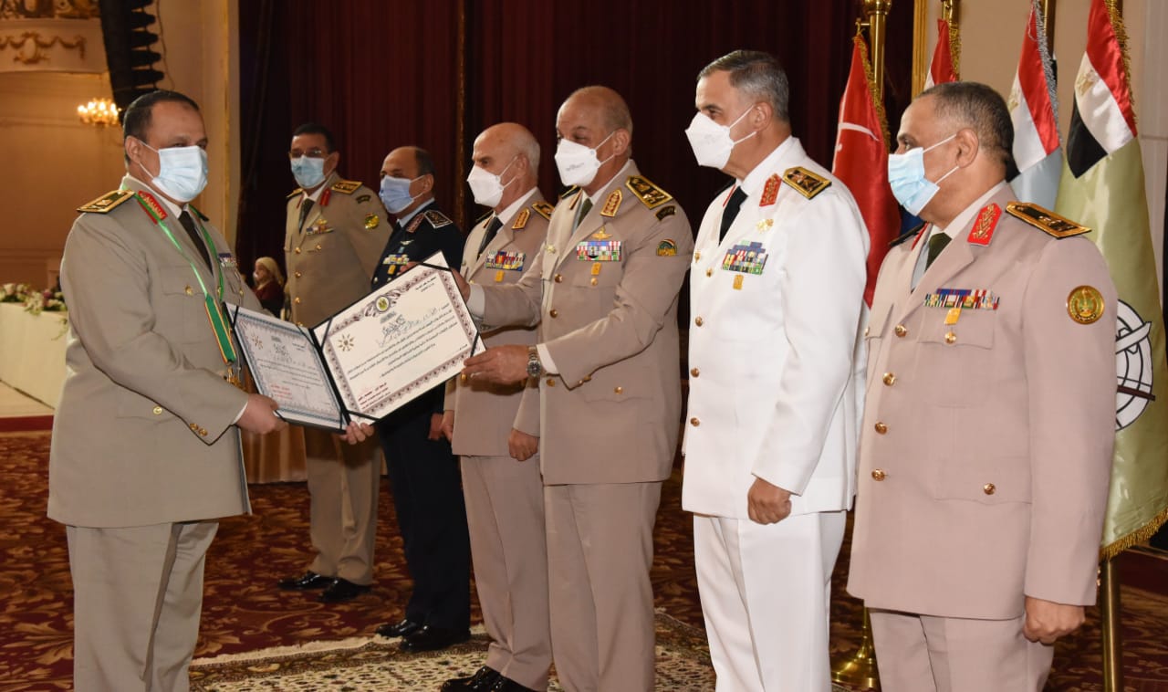 حفل تكريم قادة الجيش المحالين للتقاعد