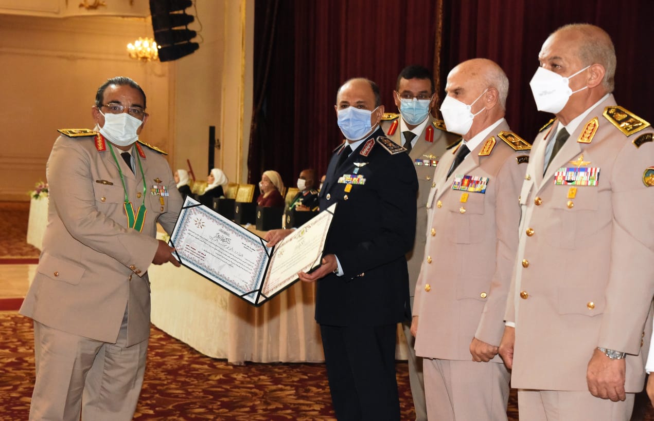 القادة المحالين للتقاعد