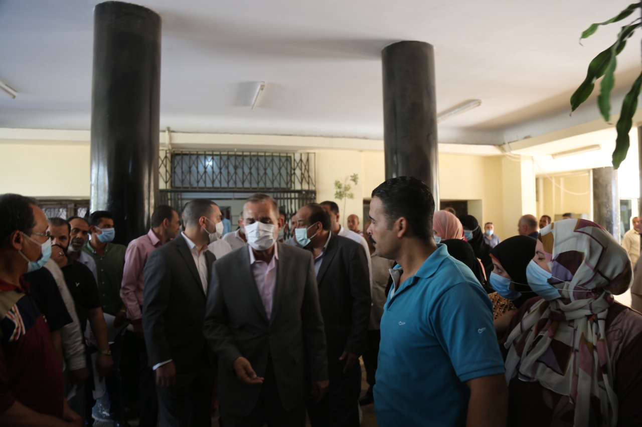 جانب من تلقي اللقاح جانب من تلقي اللقاح