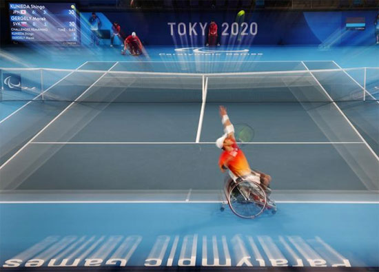 الياباني شينغو كونيدا في الجولة الثانية من فردي التنس على الكراسي المتحركة للرجال.