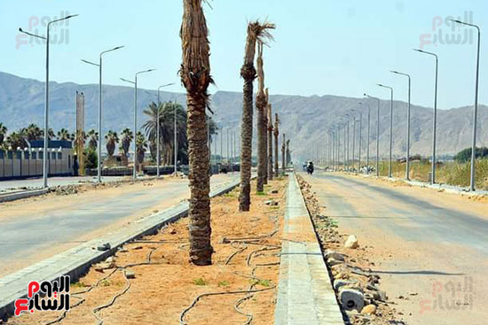 محافظ-جنوب-سيناء-يتفقد-تطوير-طريق-حمام-موسى-بطور-سيناء-بـ40-مليون-جنيه-(2)
